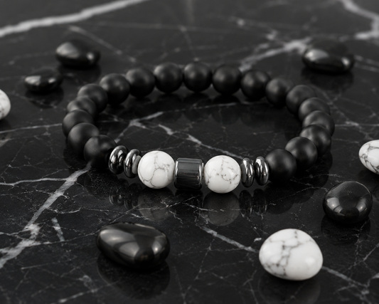 Pulsera KRATOS - Howlita, Onix y Hematita · Autocontrol y Calma ·